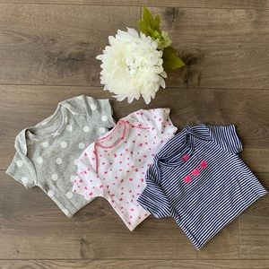 {NWOT} Set of 3 Carter’s Baby Girls Onesies (6M)